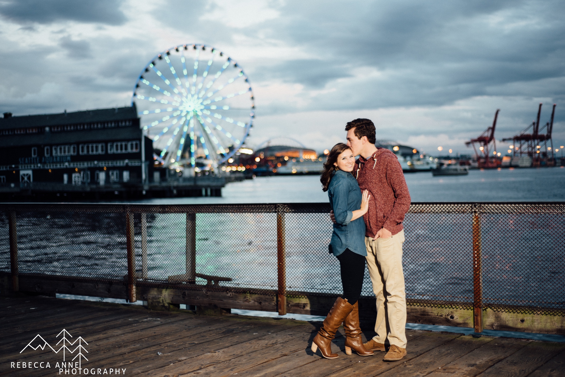 Pike Place Market Engagement // Lindsey & Jordan Tacoma Seattle Wedding Photographer 31